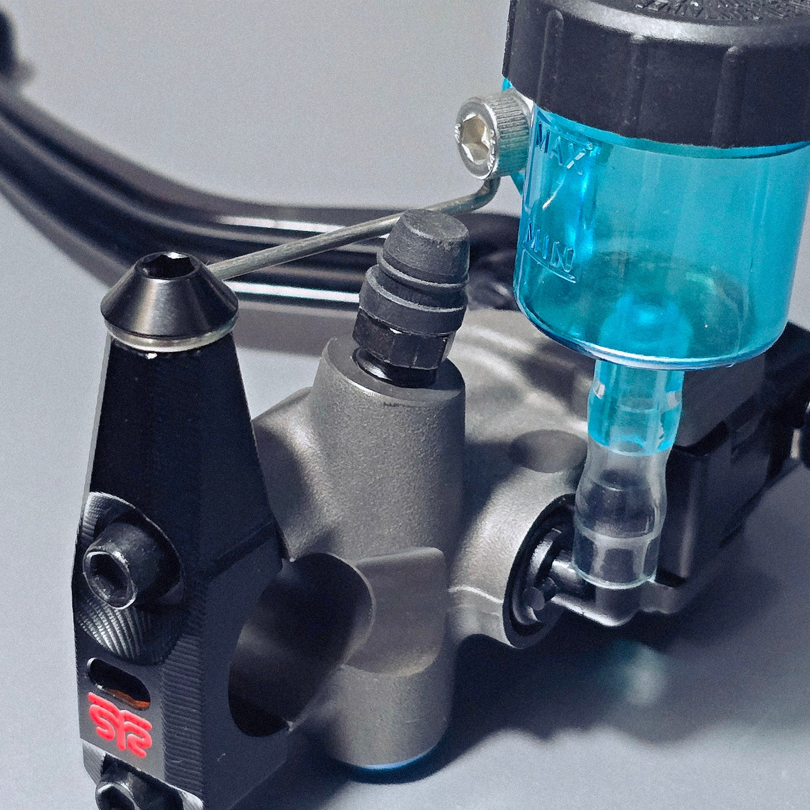 Rod type mounting kit with mirror mount